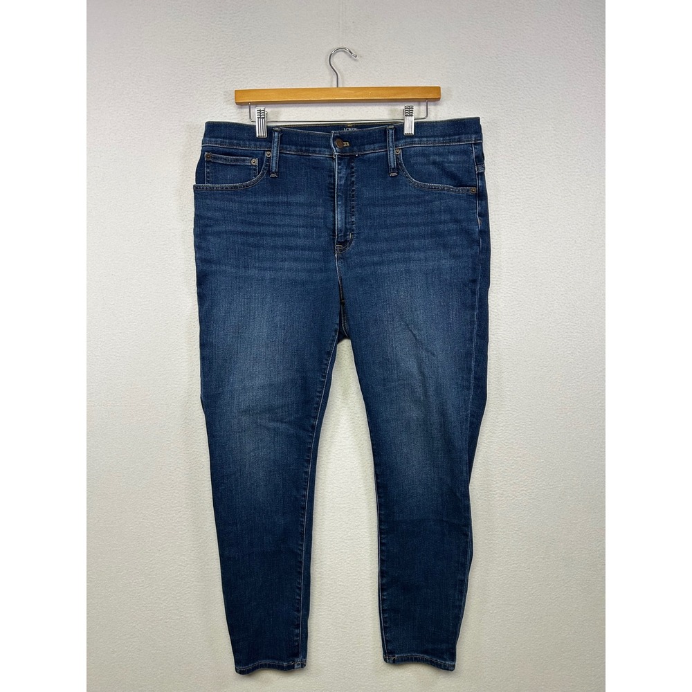 Classic Minimalist J.Crew Womens 33 Blue 9" Mid-Rise Skinny Jeans